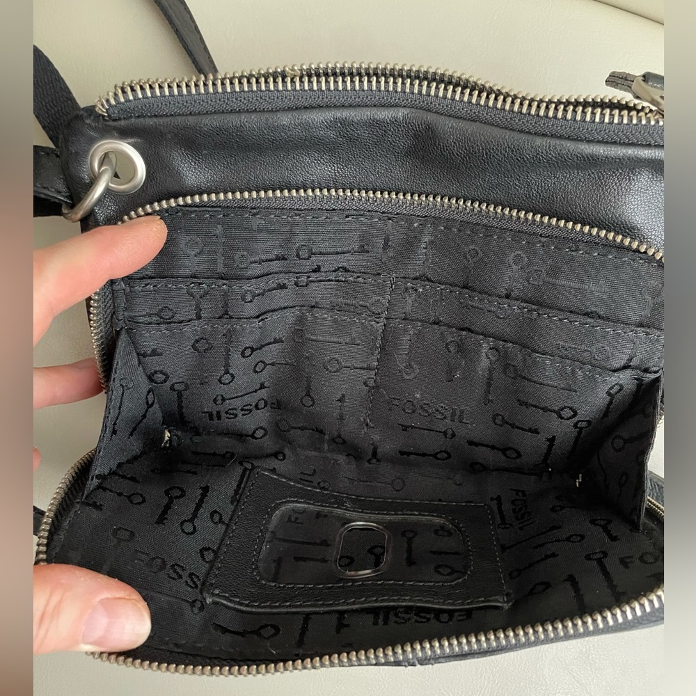 Fossil Black Genuine Leather Crossbody Bag with Silver Accents - Picture 3 of 9
